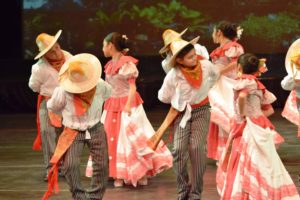 Los Lupeños Juvenil performing Colima