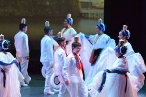 Los Lupeños Juvenil performing Veracruz